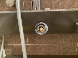 大東市　お風呂の温度調整不良　サーモスタット交換　INAX　埋め込み水栓