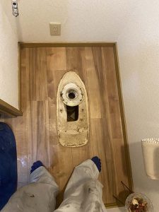 西宮市　トイレタンク故障　ＴＯＴＯ　リモデルトイレ取り付け　便器交換