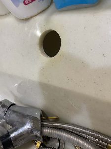 神戸市　パナソニック　ナショナル　洗面蛇口水漏れ　斜めになってる水栓