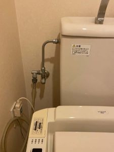 高槻市　ウォシュレット水漏れ　ウォシュレット交換　TOTO