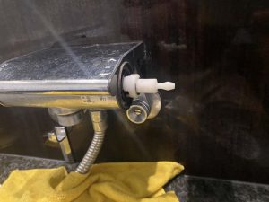 豊中市　お風呂の蛇口水漏れ　ＫＶＫ　ＫＦ８００シリーズ　切替弁交換　カウンター水栓