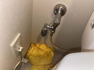 大阪市　トイレ水漏れ　床に水漏れしている　ウォシュレット水漏れ