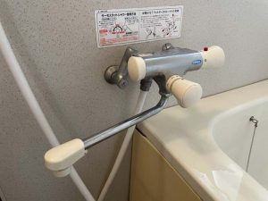 豊中市　浴室蛇口水漏れ　水漏れ修理　蛇口交換　サーモスタット