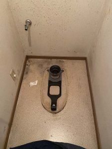 守口市　INAX　サイフォン折れ　水漏れ　トイレ交換工事