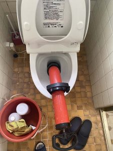 高槻市　トイレ詰まり　ローポンプ　トイレ詰まり除去