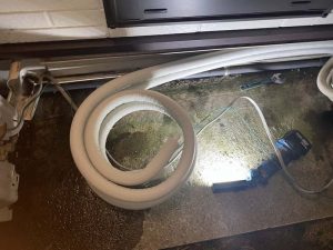 大阪市　電気温水器水道管破裂　エコキュート　ヒートポンプに行く配管