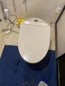 豊中市　トイレ詰まり　トイレに物を落としてしまった　便器取り外し