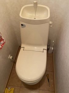 高槻市　トイレ水漏れ　INAX　一体型トイレ　サイフォン　ゴム玉交換