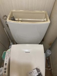 大阪市』トイレ水漏れ　水漏れ修理　ゴムフロート交換　便器に水漏れ