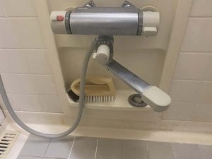 枚方市　お風呂の蛇口水が出ない　蛇口水漏れ　水漏れ修理　蛇口交換　壁付混合栓