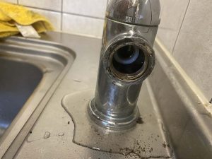 大阪市　浄水器用蛇口水漏れ　蛇口修理　開閉バルブ　カートリッジ