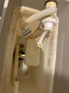 枚方市　サイフォン折れてる　INAXのトイレタンク水漏れ　トイレの水が止まらない