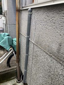 東大阪市　壁の中で水漏れ？　給水管破損　水道管破裂　水漏れ修理
